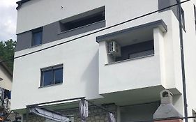 Apartments Jaki